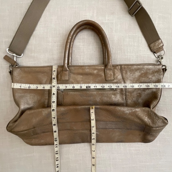 •Ecco Beige Genuine Pebble Leather Silver Metallic Weekender Tote Travel Bag - Picture 7 of 16